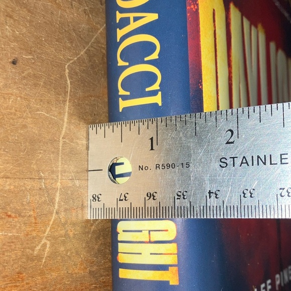 David Baldacci 'Daylight' Hardcover Book - Picture 13 of 15